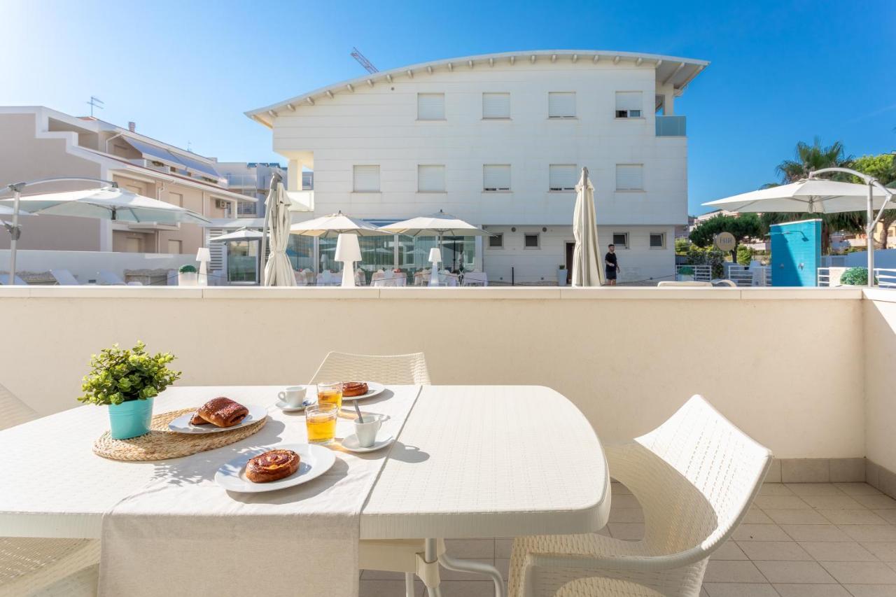 Case Vacanze Blue Bay Resort Roseto Degli Abruzzi Eksteriør billede