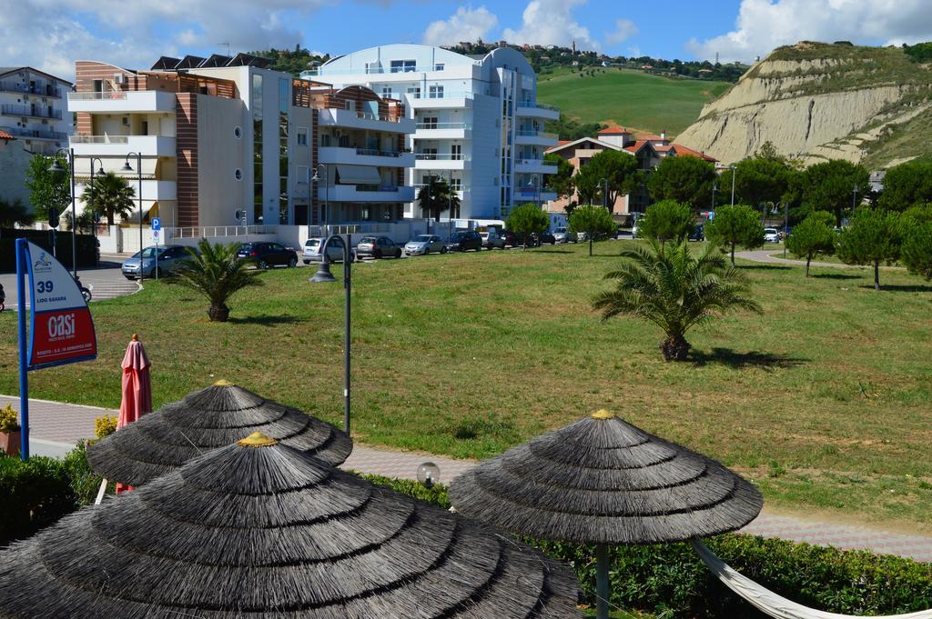 Case Vacanze Blue Bay Resort Roseto Degli Abruzzi Eksteriør billede
