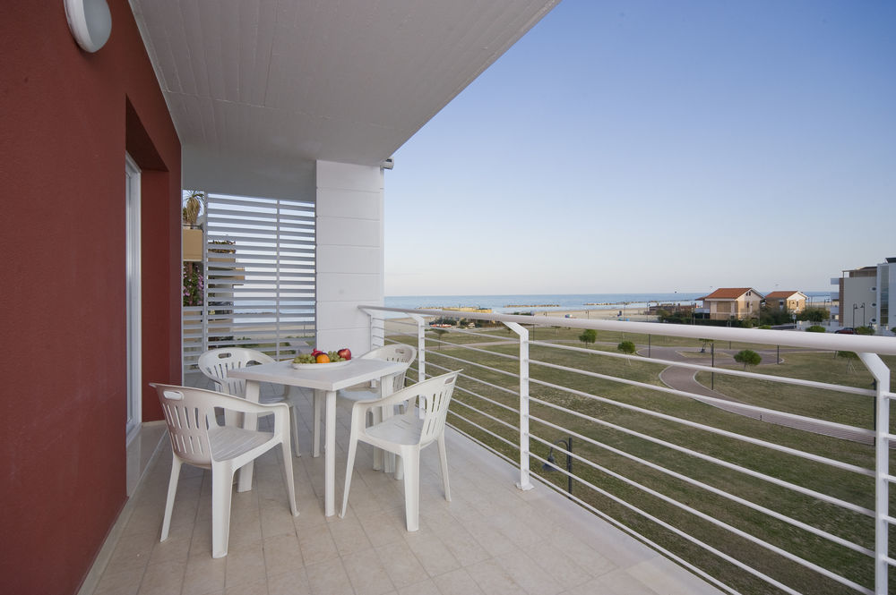 Case Vacanze Blue Bay Resort Roseto Degli Abruzzi Eksteriør billede