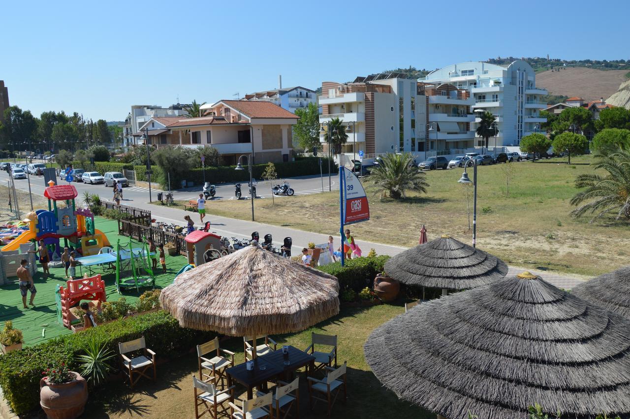 Case Vacanze Blue Bay Resort Roseto Degli Abruzzi Eksteriør billede
